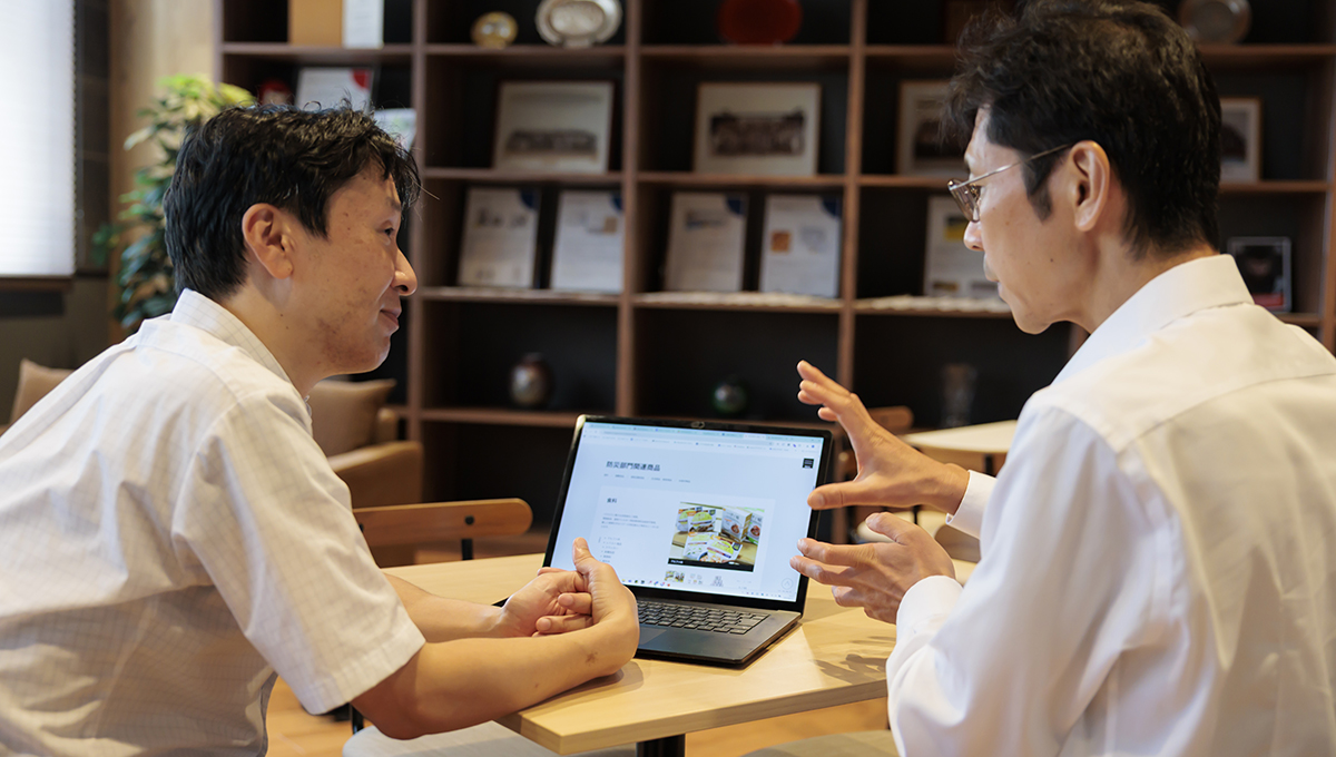 頻繁な更新に対応するスタイリッシュなWebサイトが実現